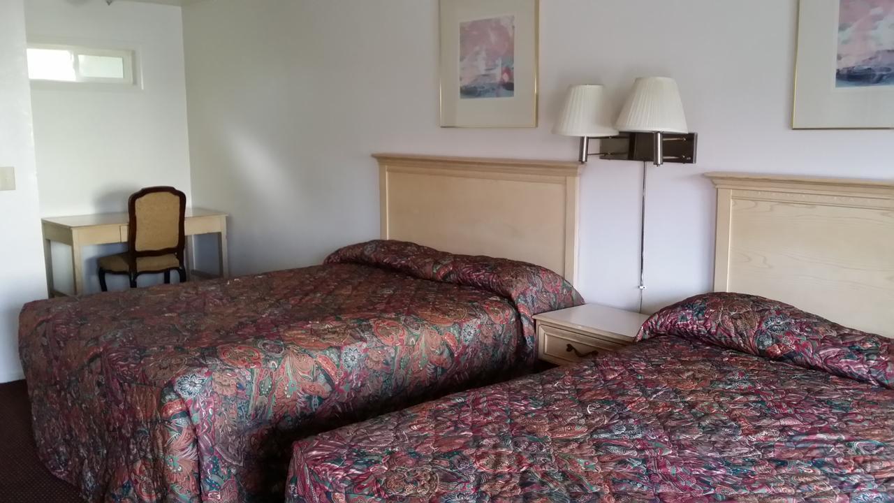 Redwood Inn Willits Buitenkant foto