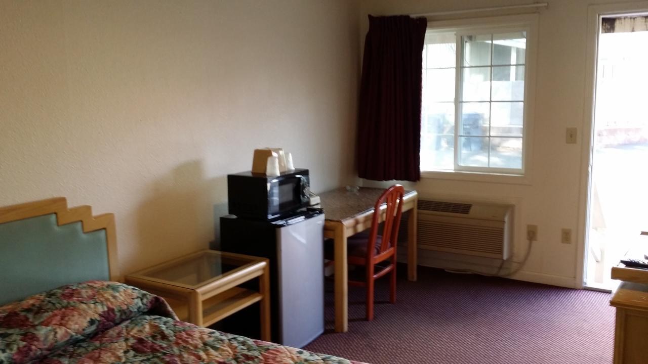 Redwood Inn Willits Buitenkant foto