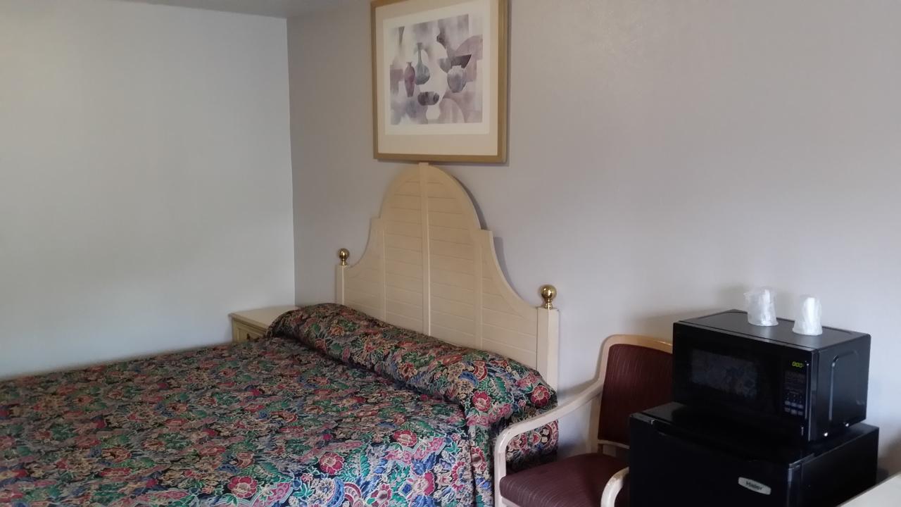 Redwood Inn Willits Buitenkant foto